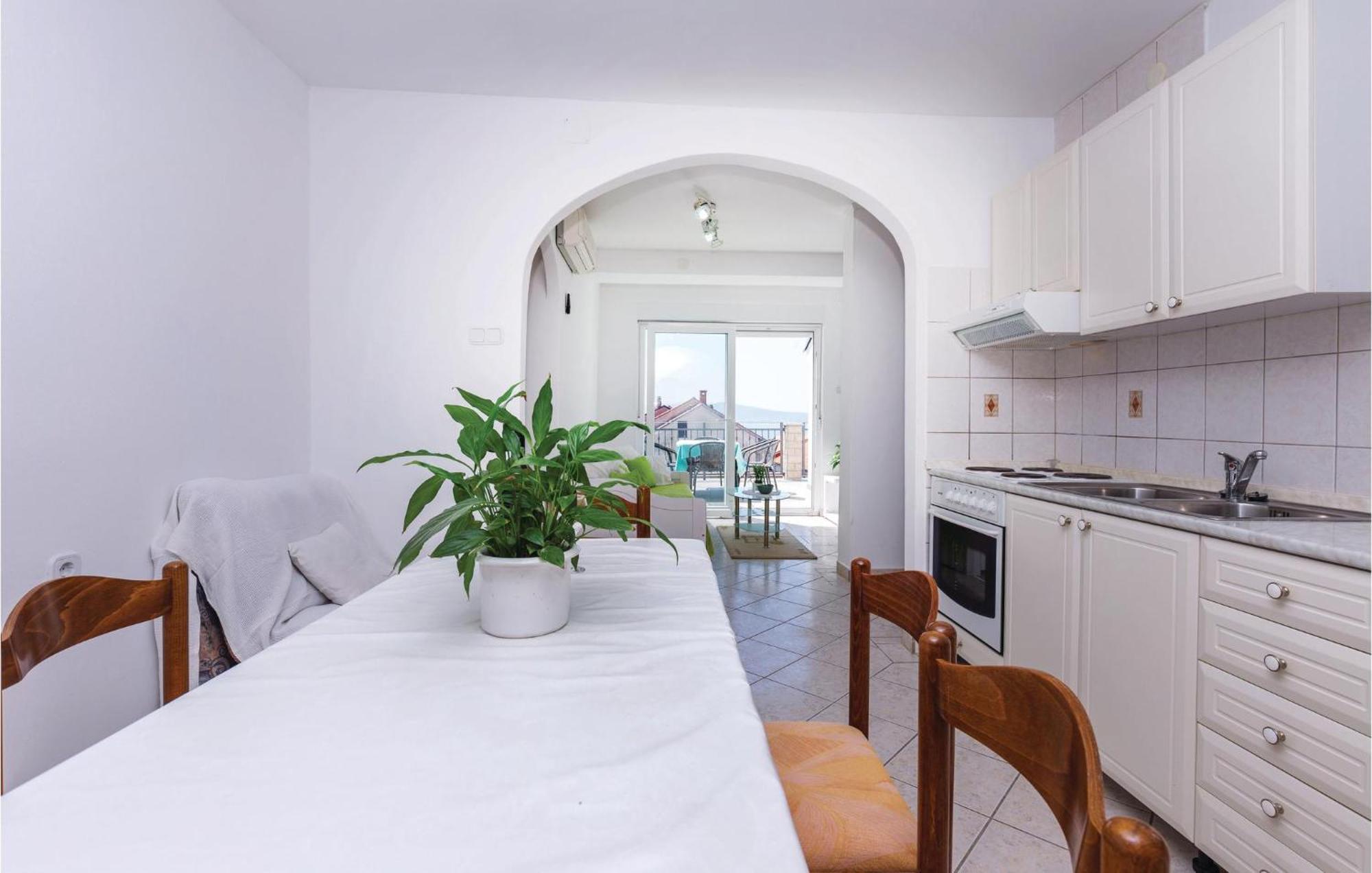 Nice Apartment In Crikvenica With Wifi Ngoại thất bức ảnh